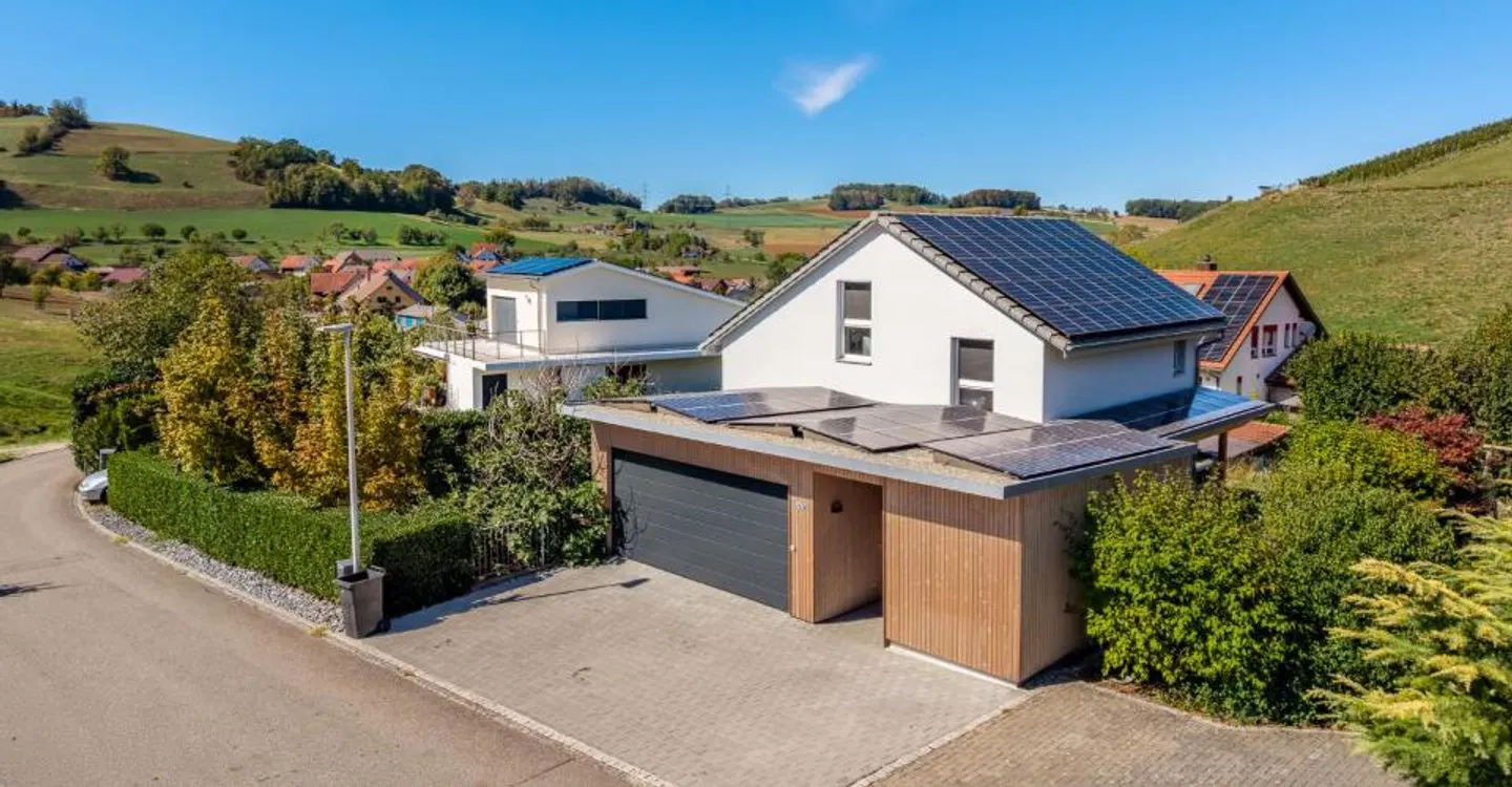 Luxuriöses Familienhaus mit Pool - Foto 3 von 13