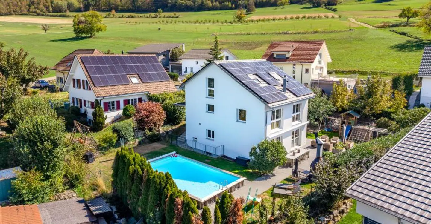 Luxuriöses Familienhaus mit Pool - Foto 4 von 13