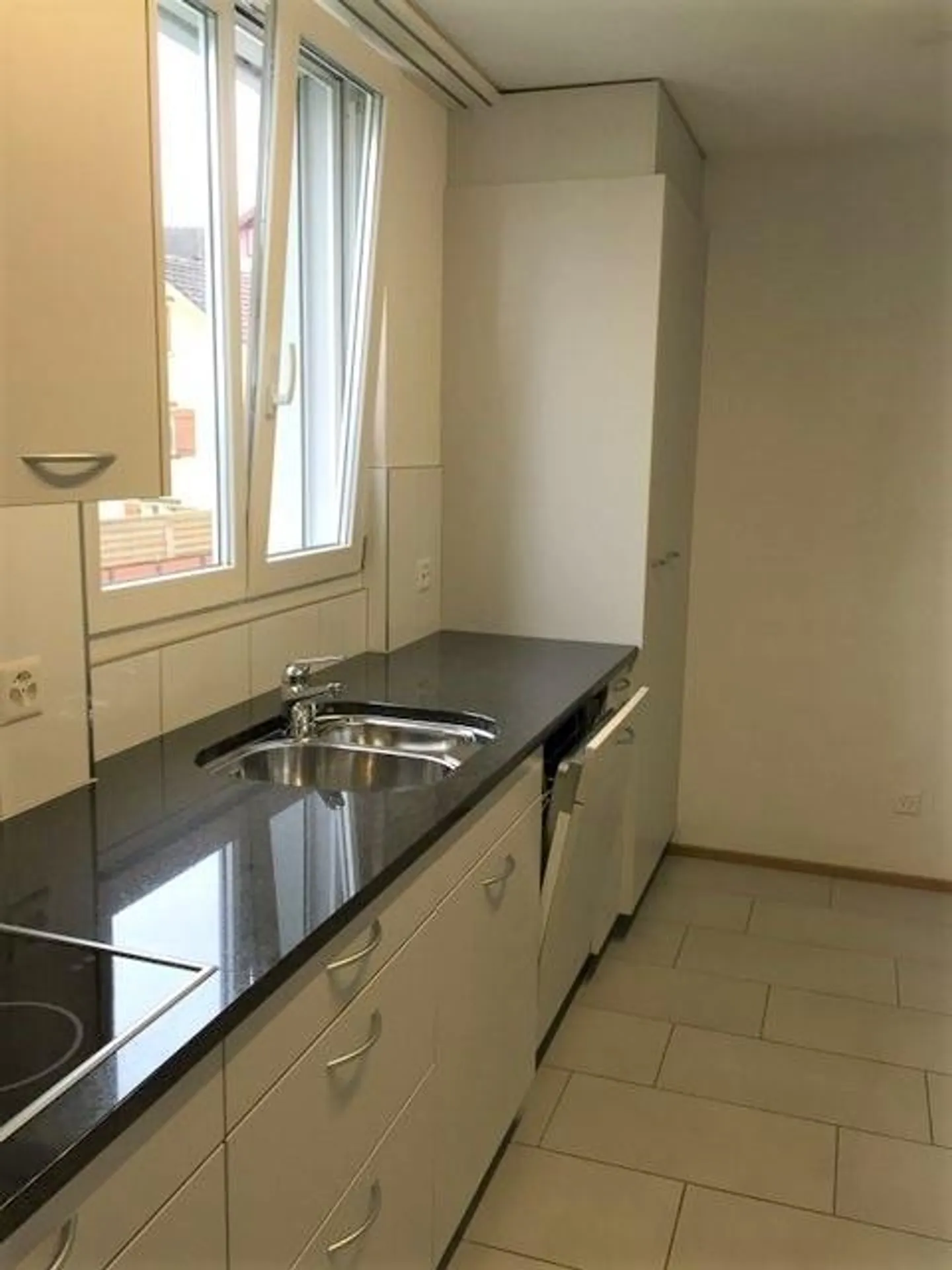 bellissimo e spazioso appartamento di 4,5 stanze - Foto 9 di 14