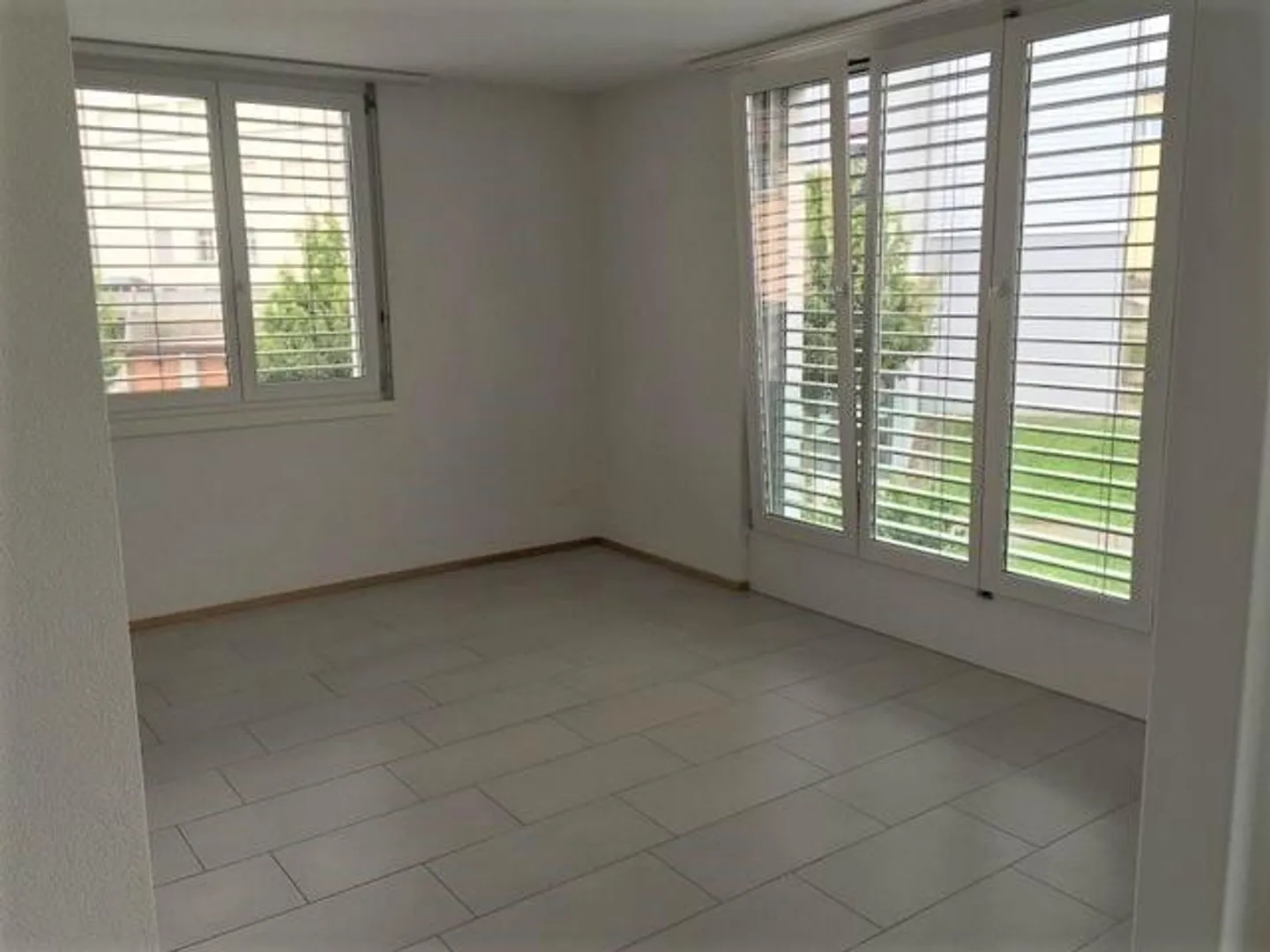 bellissimo e spazioso appartamento di 4,5 stanze - Foto 13 di 14