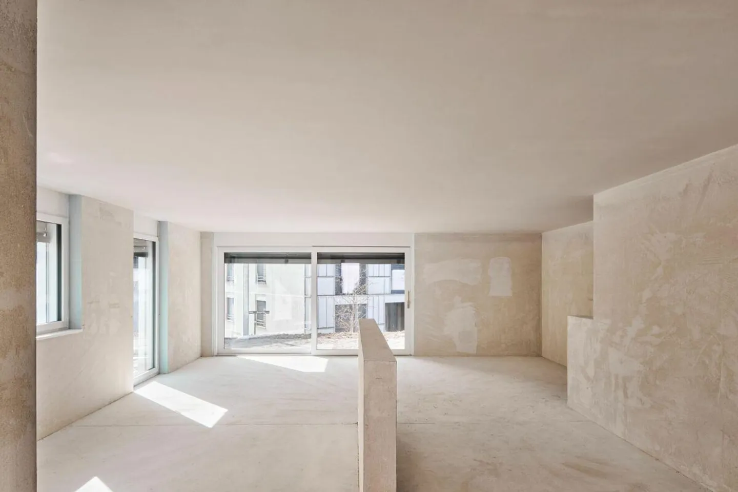 Maison double de 6 1/2 pièces avec surface de terrain utilisable - Photo 3 sur 5
