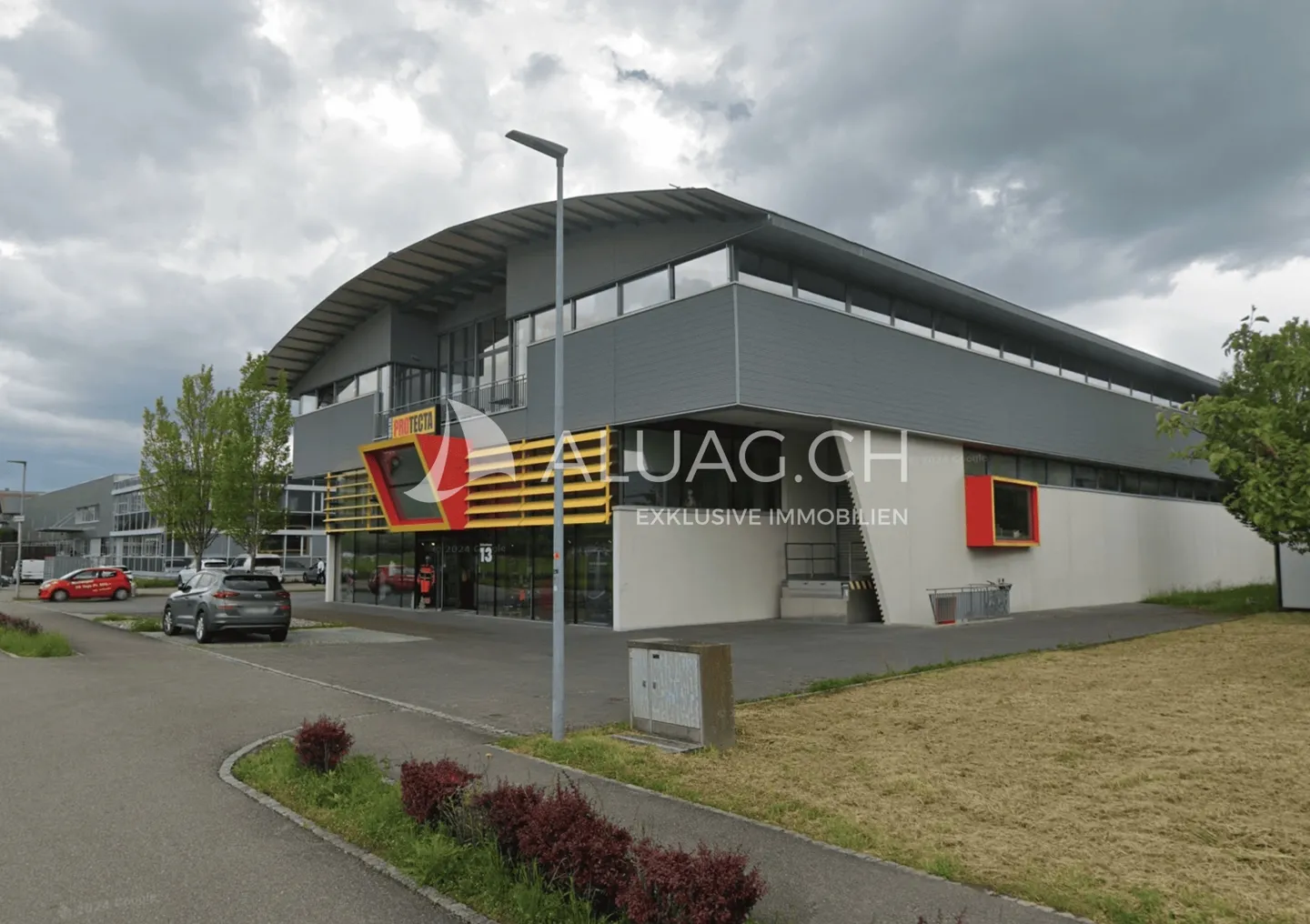 Parc commercial dans un emplacement privilégié - Photo 1 sur 10