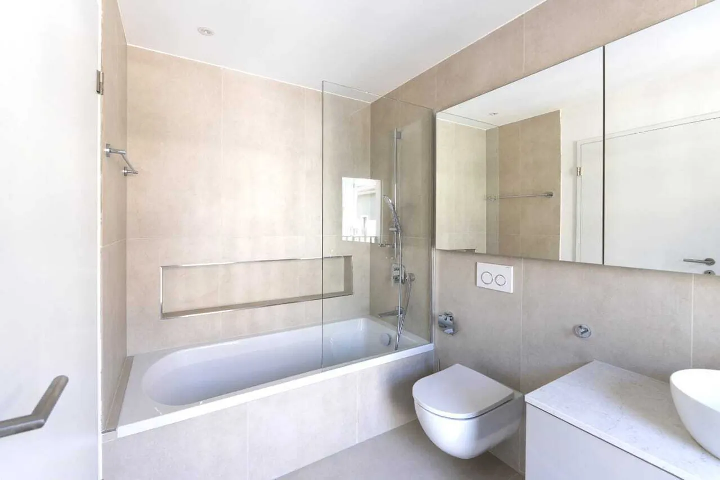 Appartement moderne de 4,5 pièces à Grenchen avec grand balcon - Photo 1 sur 9