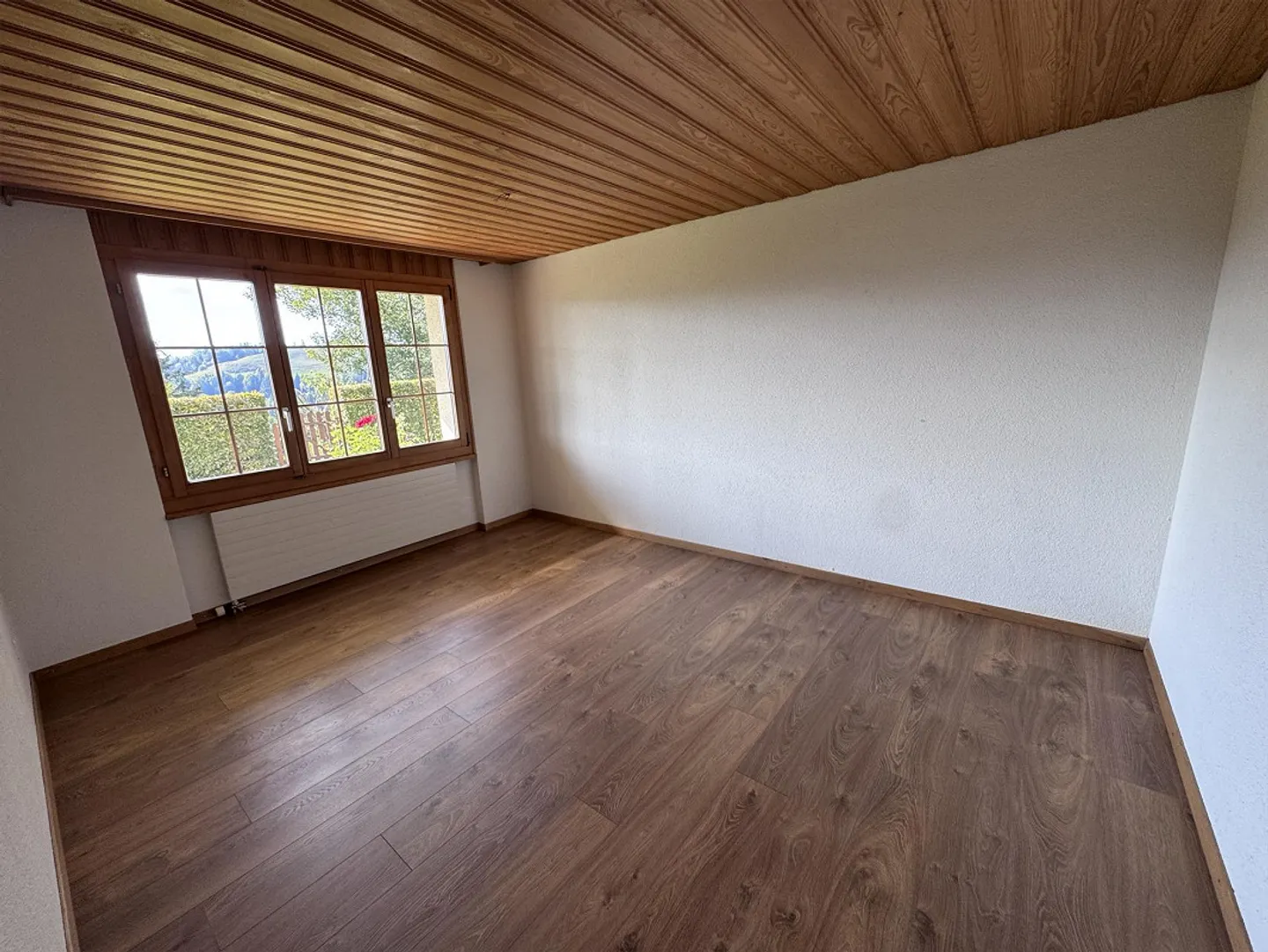 Charmante Gartenwohnung mit Aussicht - Foto 9 von 16