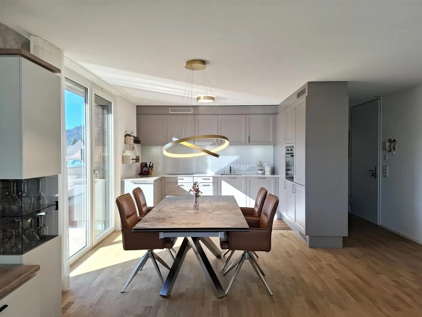 Appartement Attique Moderne avec Terrasse - Photo 4 sur 11