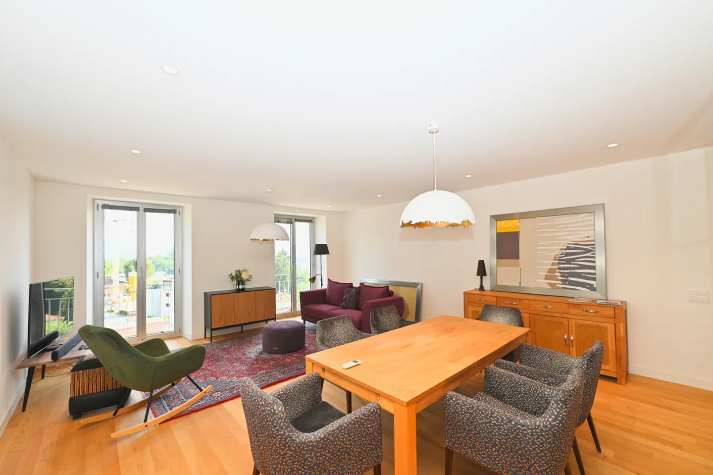 Appartement Meublé Élégant avec Vue Panoramique à Porza - Photo 4 sur 16