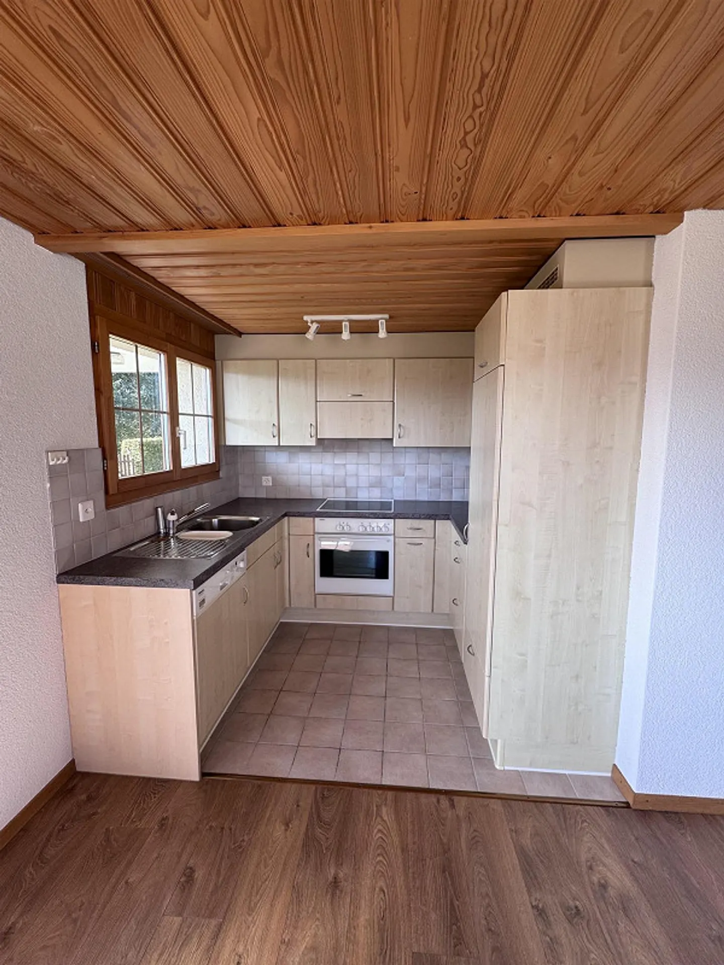 Charmante Gartenwohnung mit Aussicht - Foto 6 von 16