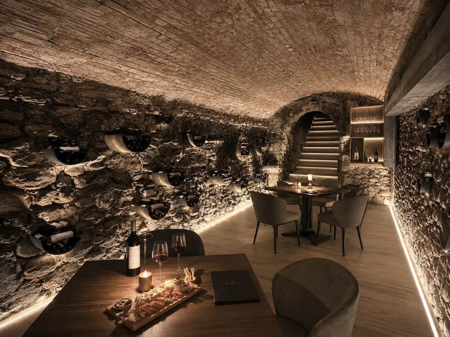 Unique commercial spaces with vaulted cellar in the old town - Store, Office, Café - Photo 5 of 12