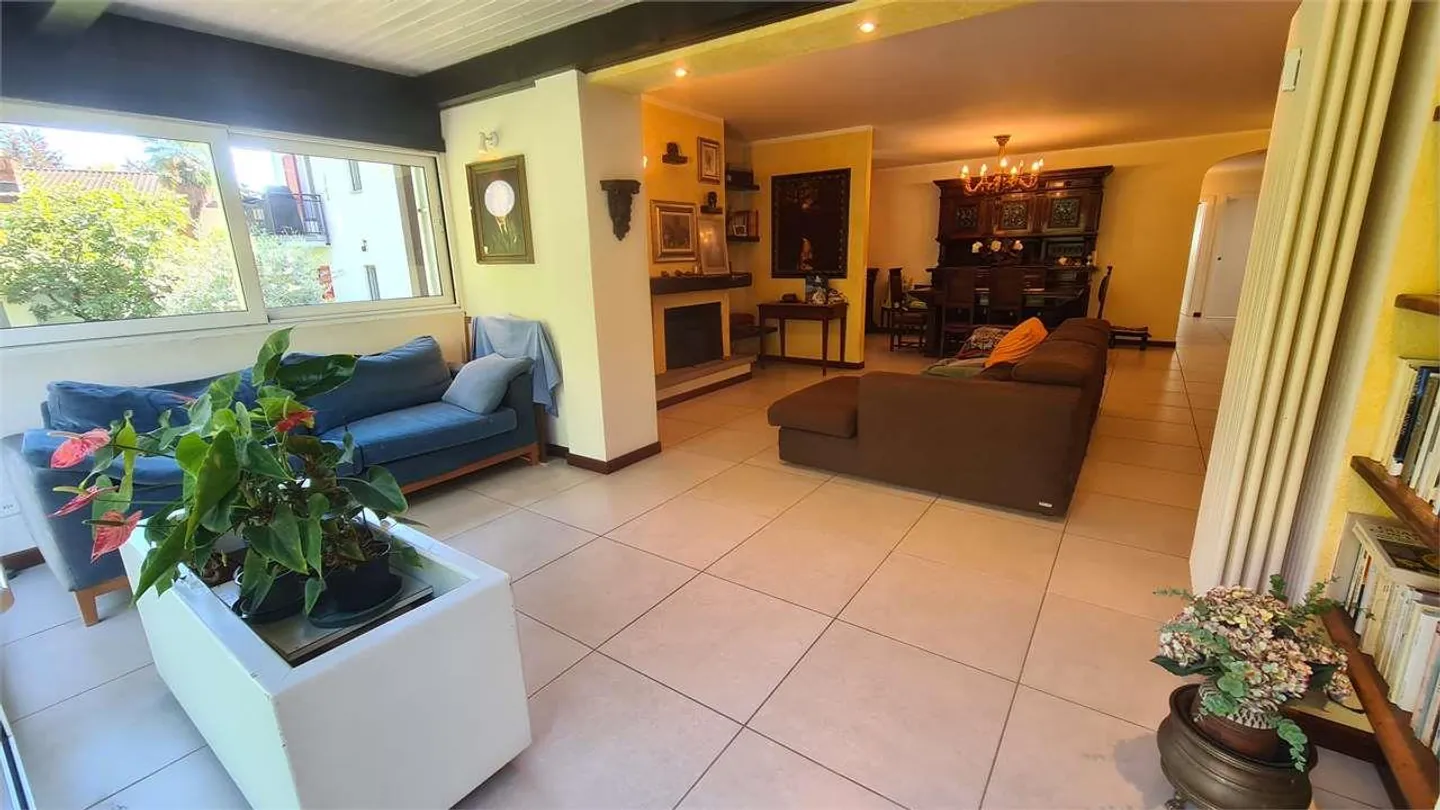 Morbio Inferiore: appartamento spazioso di 3,5 locali con giardino e doppio garage - Foto 6 di 12