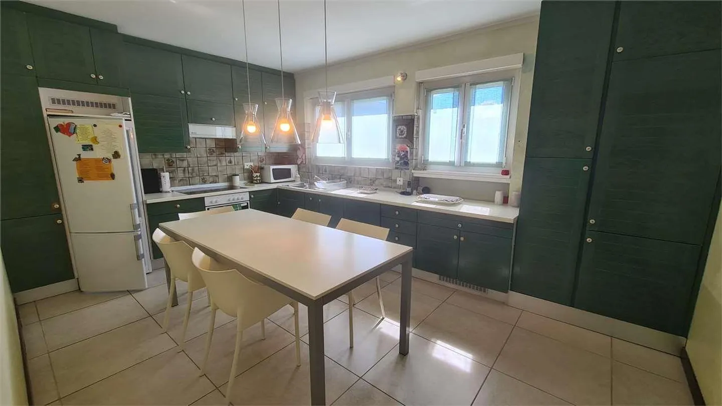 Morbio Inferiore: appartamento spazioso di 3,5 locali con giardino e doppio garage - Foto 7 di 12