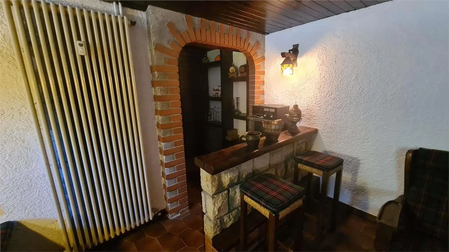 Morbio Inferiore: appartamento spazioso di 3,5 locali con giardino e doppio garage - Foto 11 di 12