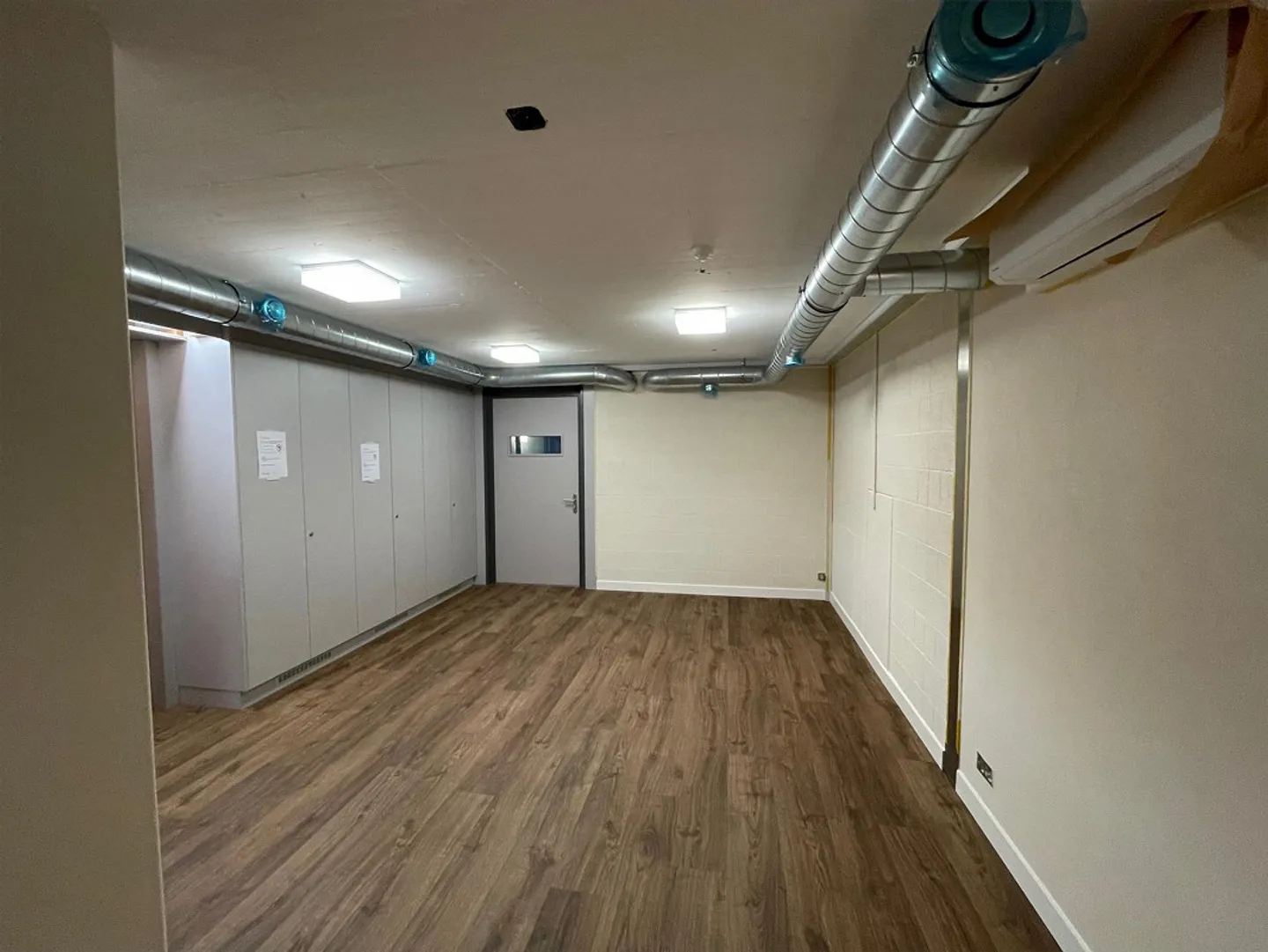 Frisch renovierte, freundliche Dienstleistungs- und Therapieräume - Photo 2 sur 14