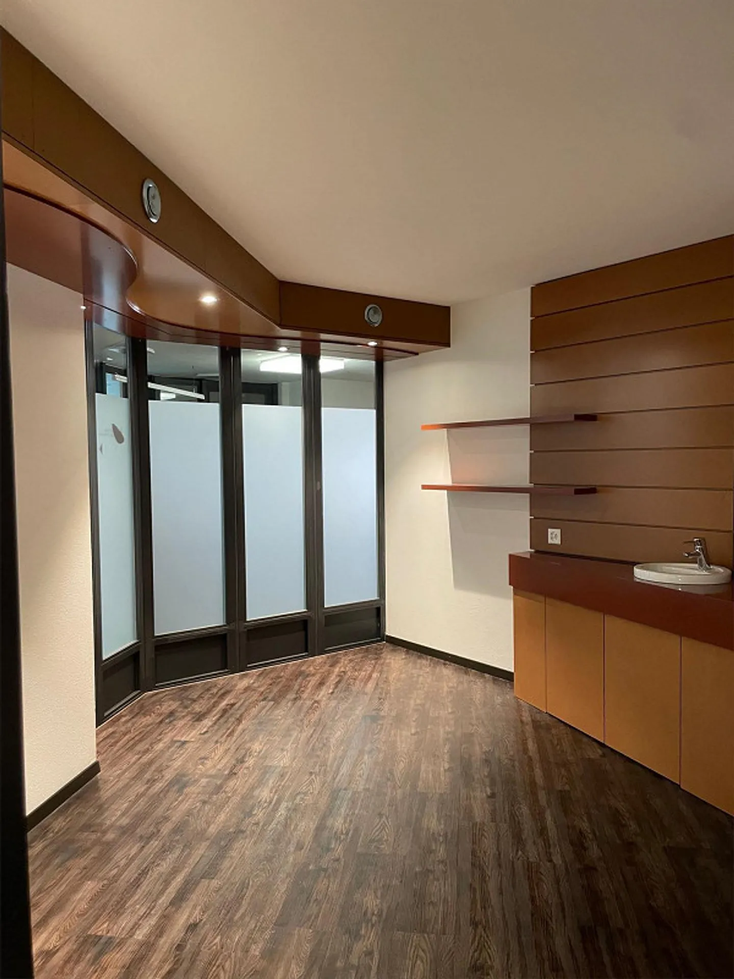 Frisch renovierte, freundliche Dienstleistungs- und Therapieräume - Photo 6 sur 14