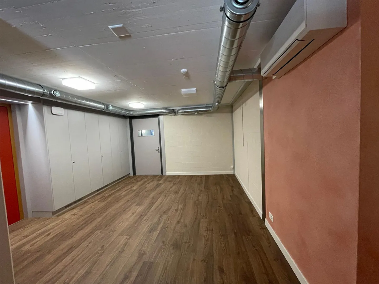 Frisch renovierte, freundliche Dienstleistungs- und Therapieräume - Photo 10 sur 14