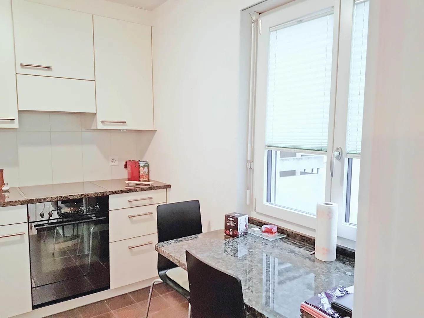 Beautiful 2.5-room apartment with balcony at the foot of Uetliberg in Albisrieden - Photo 5 of 7