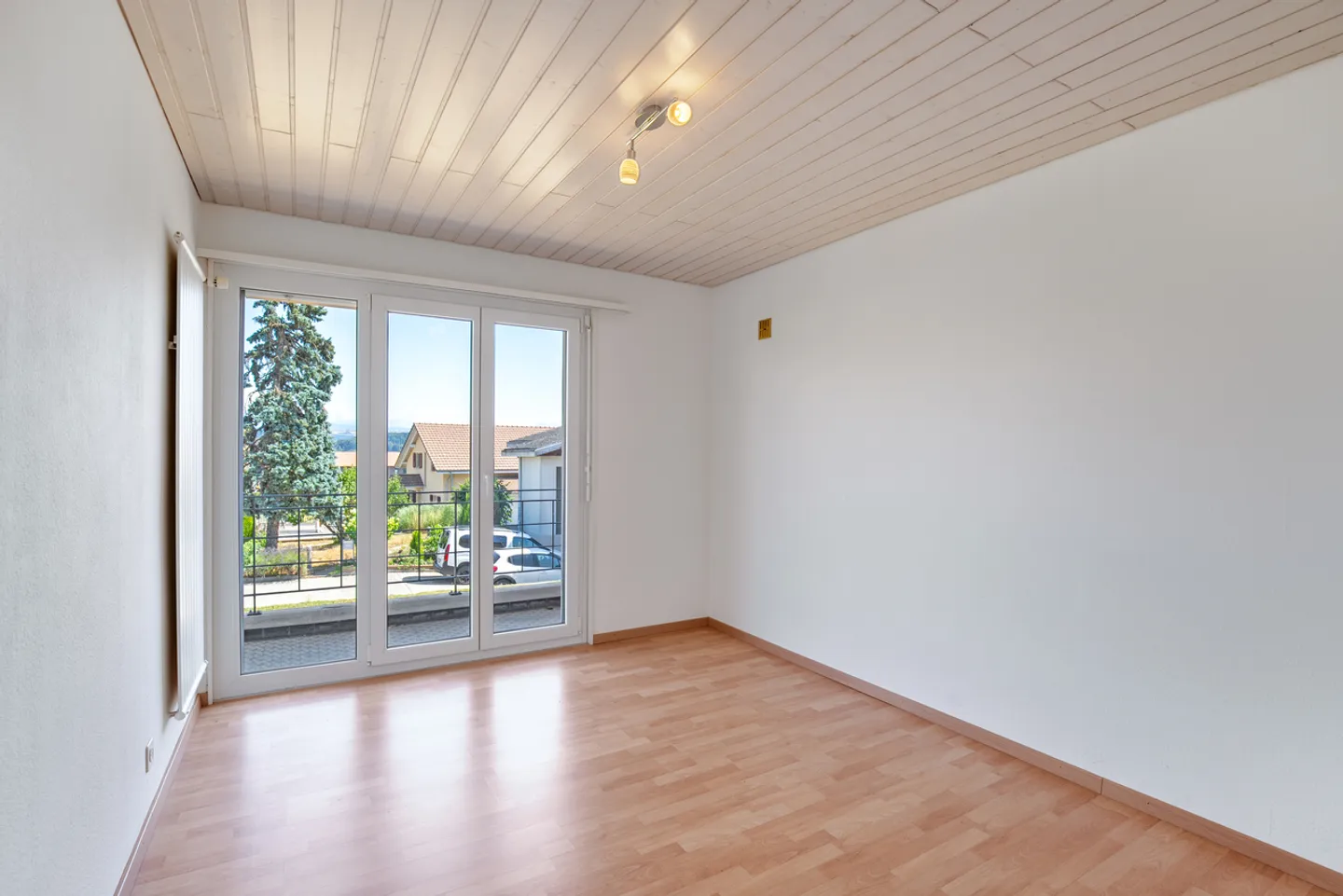 Bussy, for sale, individual villa of 5.5 rooms, plot of 1297 m2 - Photo 5 of 7