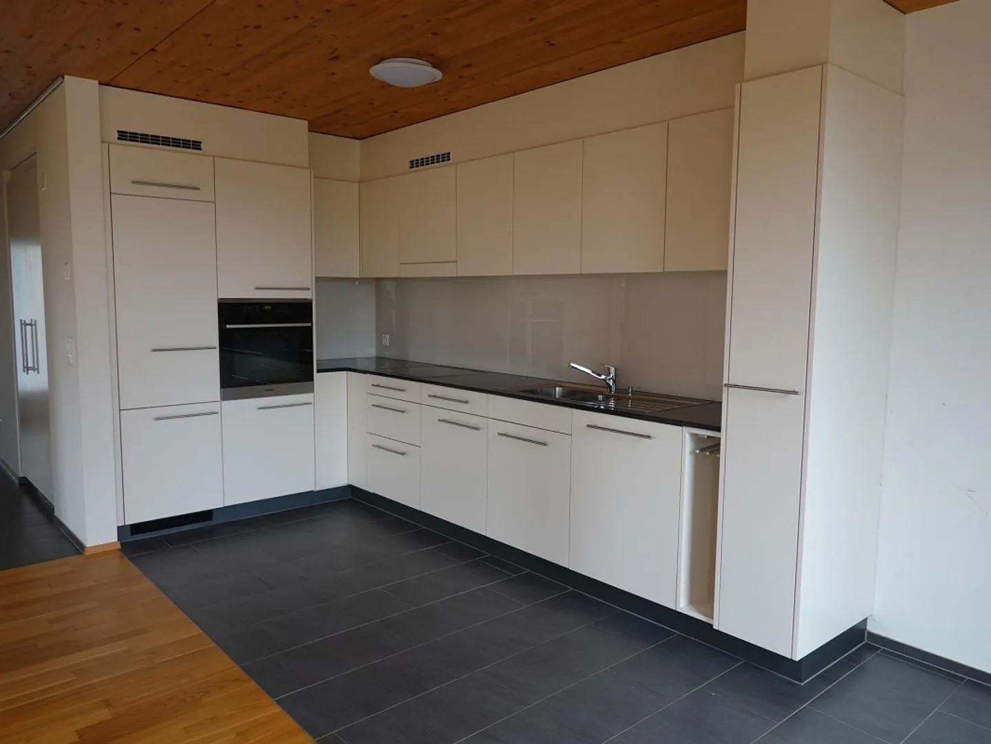 Charmante 2.5-Zimmer-Wohnung - Foto 1 von 5