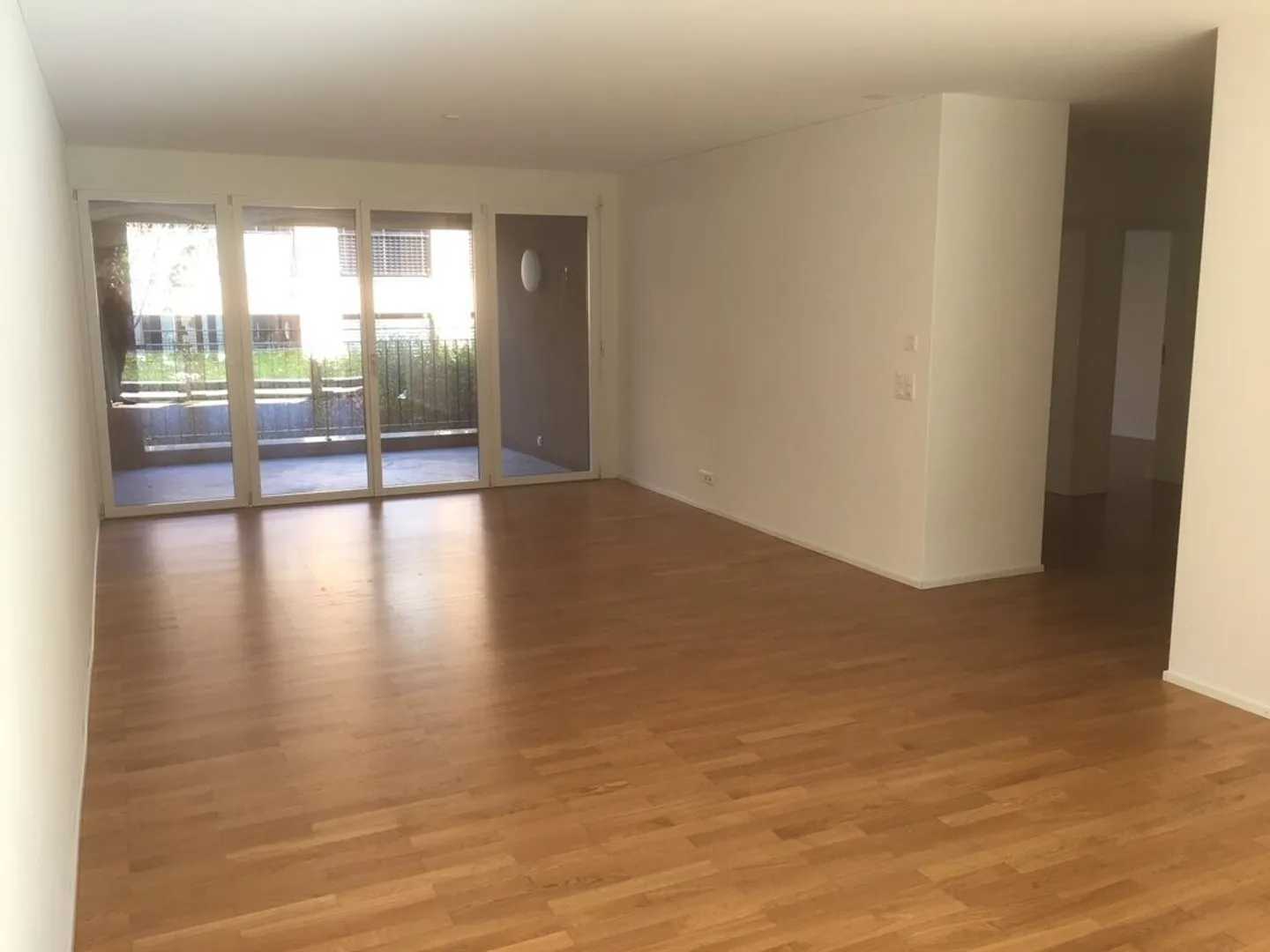 Apartment for rent - Photo 2 of 8