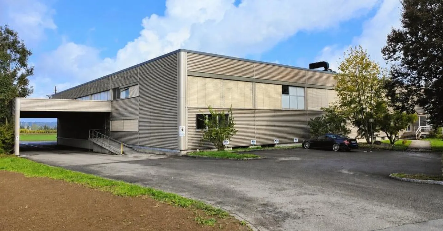 Opportunità unica: intero edificio commerciale in affitto con massima flessibilità - Foto 1 di 13