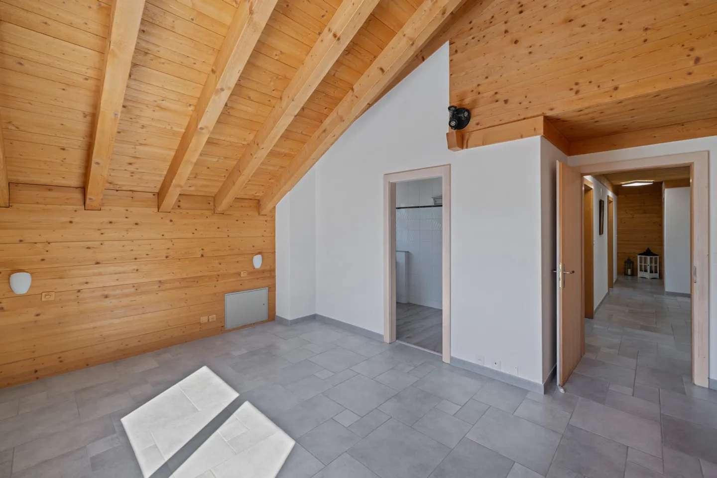 Appartamento 4,5 stanze in una casa bifamiliare - Foto 8 di 13