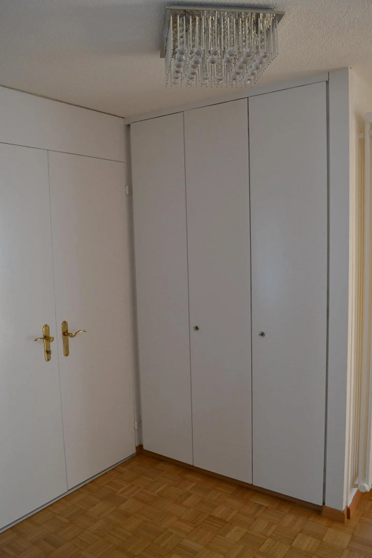 Bright 5-room apartment with balcony and lake proximity in tax-friendly Hergiswil - Photo 4 of 12