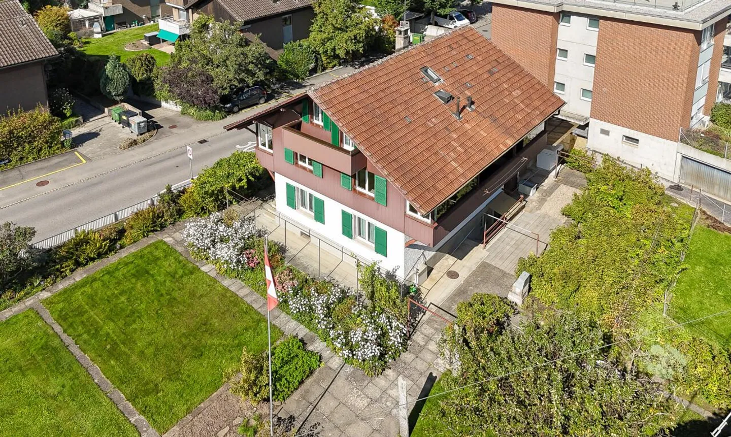 Einfamilienhaus mit Einliegerwohnung Thun - Foto 1 di 13