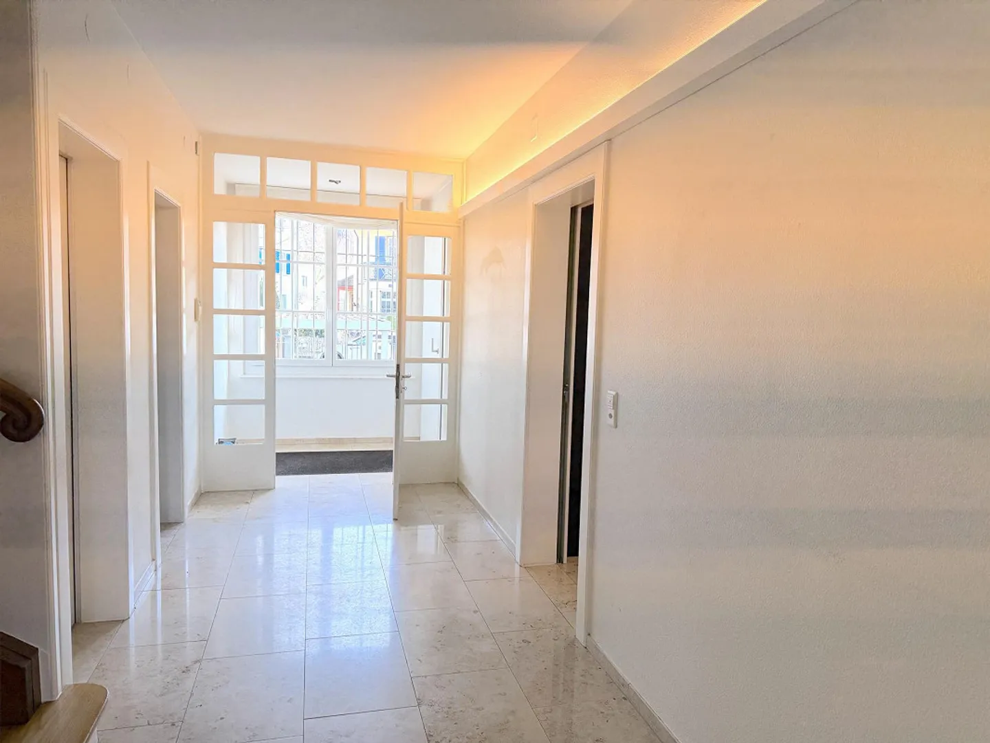 Charmantes 10 Zi. Stadthaus an bester Lage von Riehen mit Traumgarten - Photo 3 sur 15