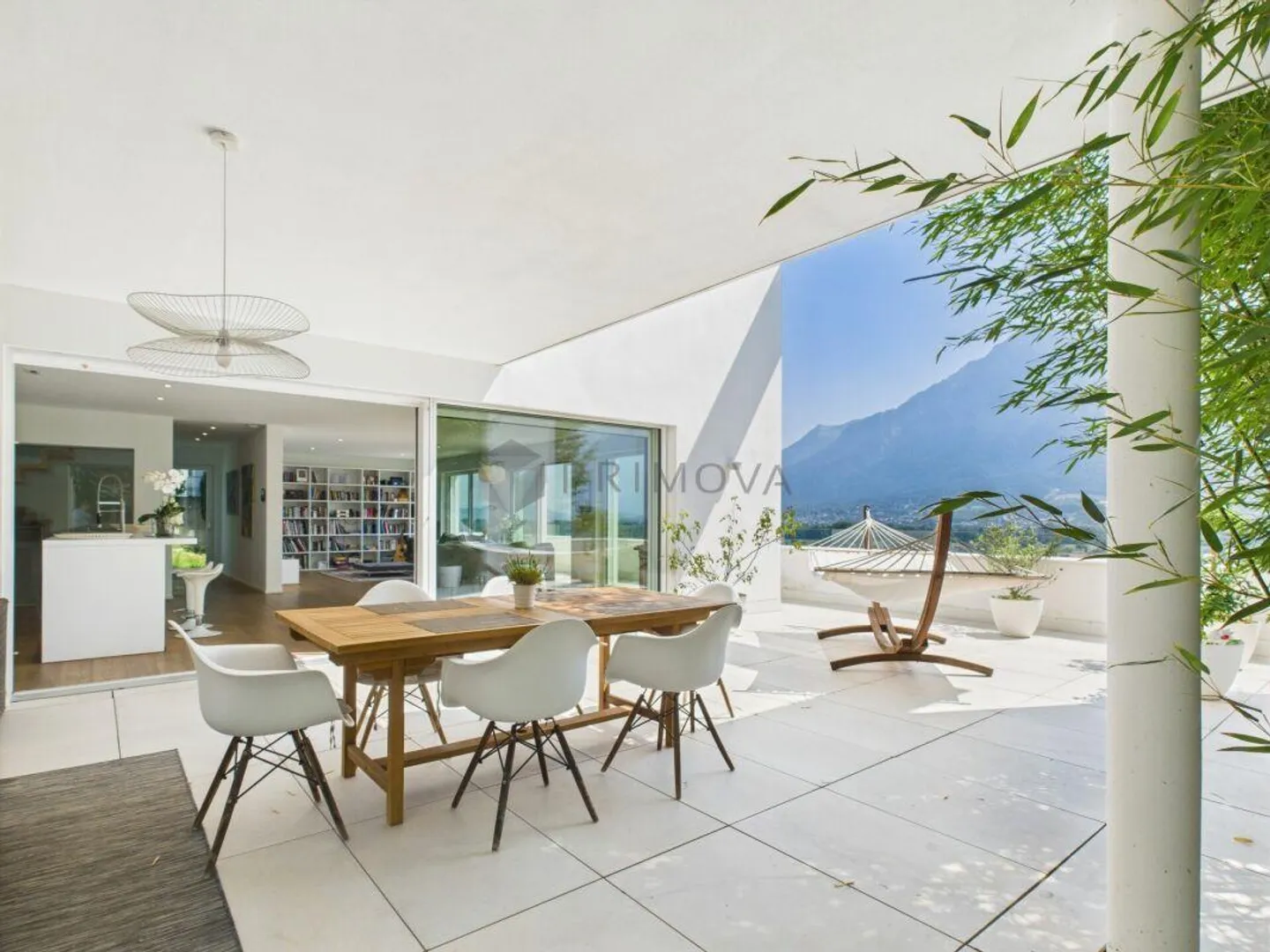 Casa d'architetto elegante con eleganza senza tempo - Foto 1 di 16