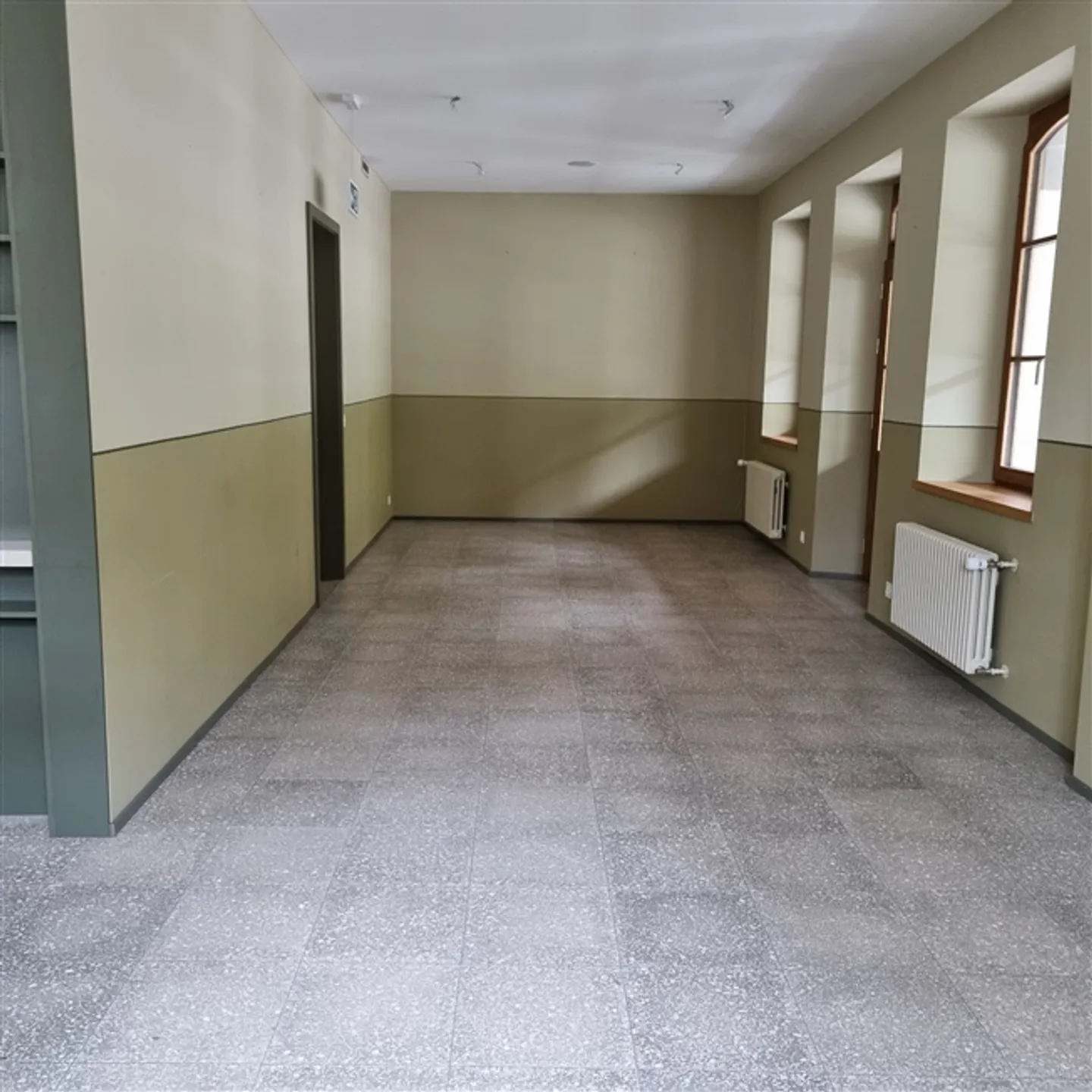 Grande surface d'environ 62 m2 pour l'exploitation d'une salon de thé - Photo 8 sur 8