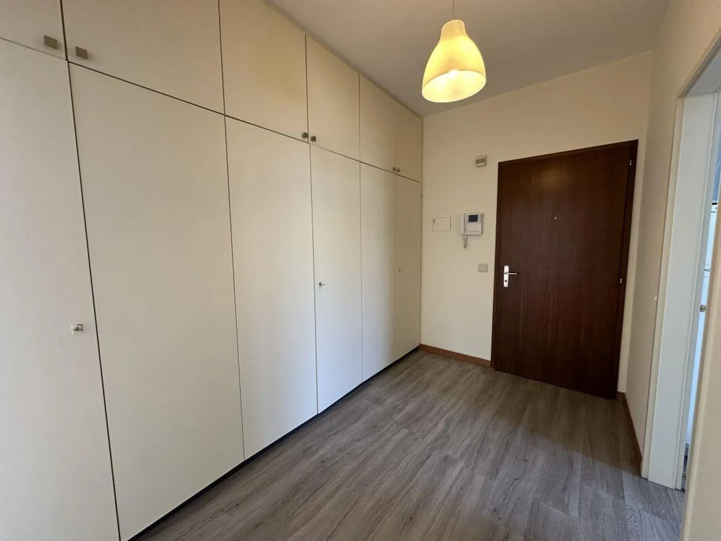 Appartement avec 3,5 pièces, cuisine séparée et balcon - Photo 4 sur 8