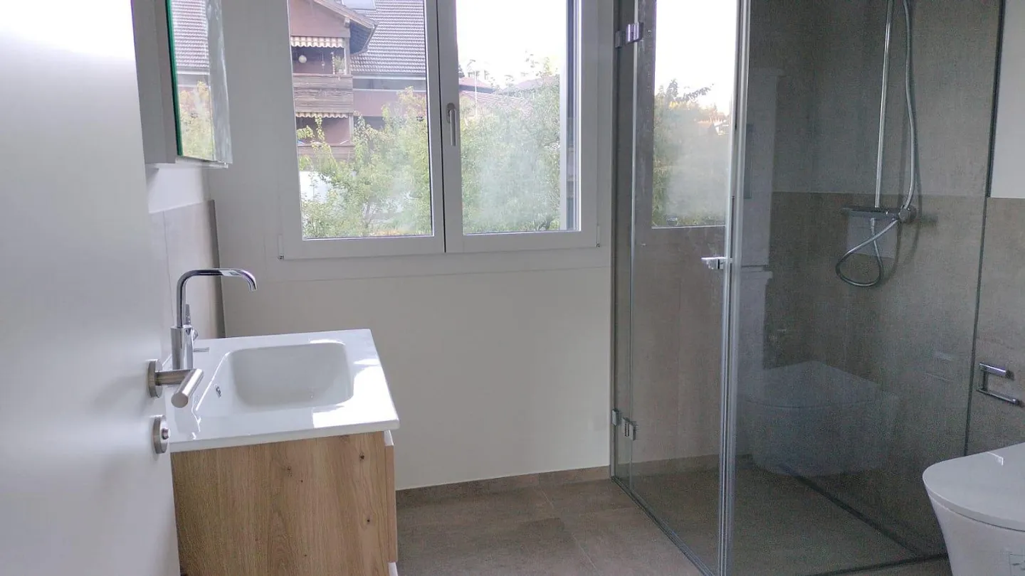 Prima occupazione: Moderno appartamento di 3,5 stanze con vista sul lago e sulle montagne - Foto 8 di 12