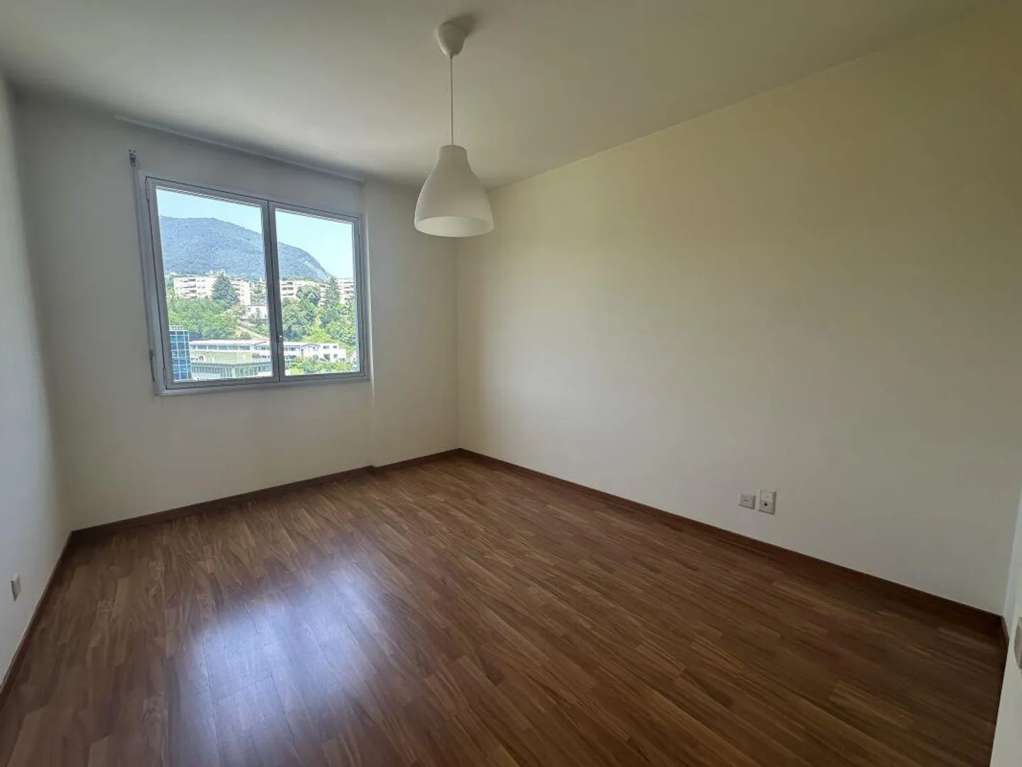 Appartement avec 3,5 pièces, cuisine séparée et balcon - Photo 6 sur 8
