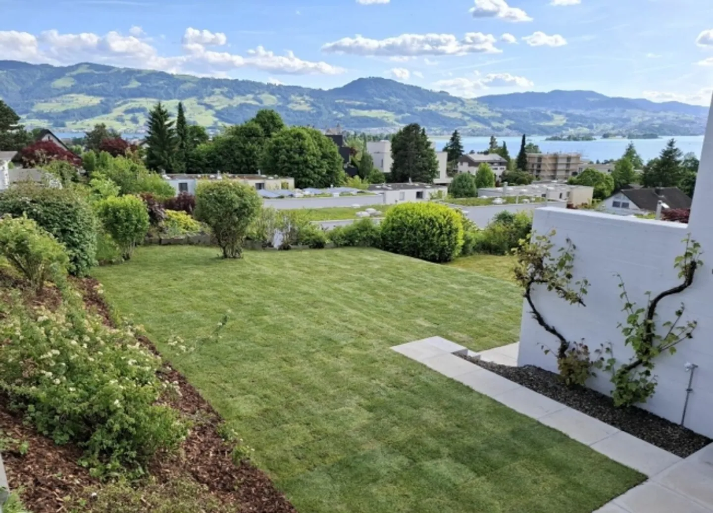 Maison individuelle de 5,5 pièces avec vue sur le lac - Photo 1 sur 7