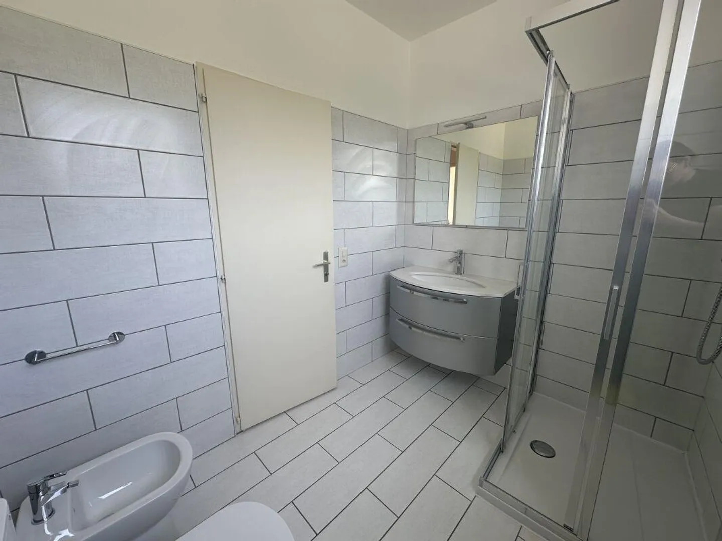 Appartement avec 3,5 pièces, cuisine séparée et balcon - Photo 7 sur 8