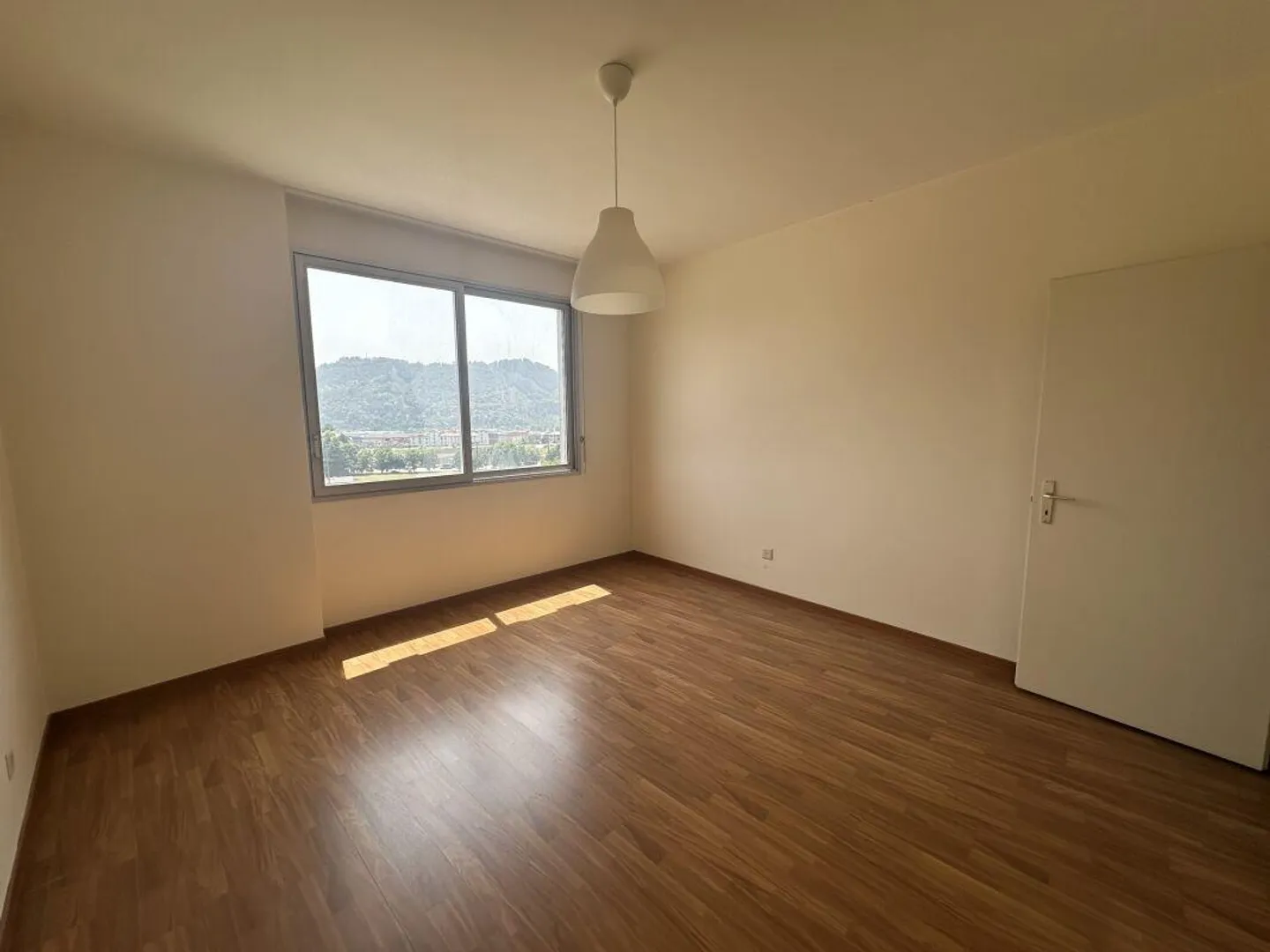 Appartement avec 3,5 pièces, cuisine séparée et balcon - Photo 8 sur 8