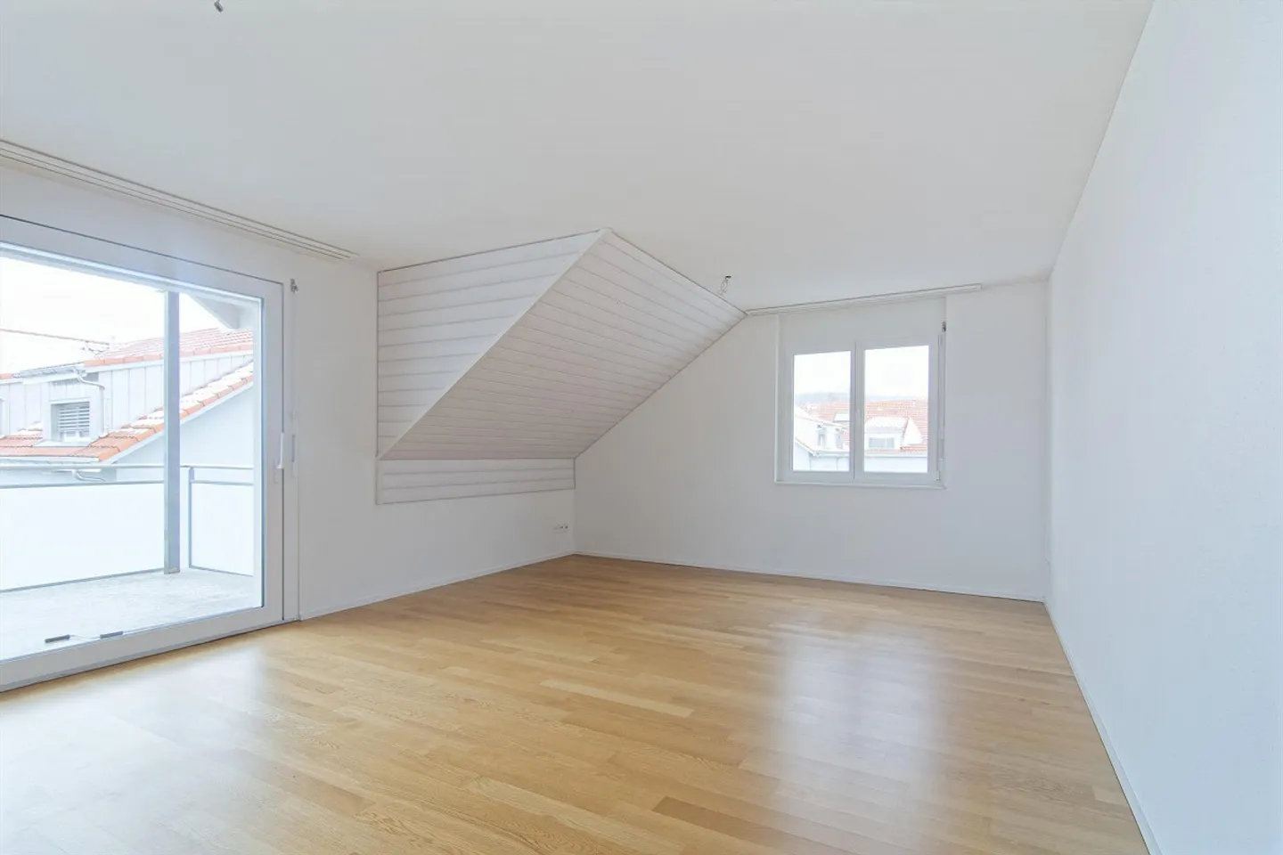 4.5 Zimmer-Wohnung mit grossem Balkon - Foto 1 von 16