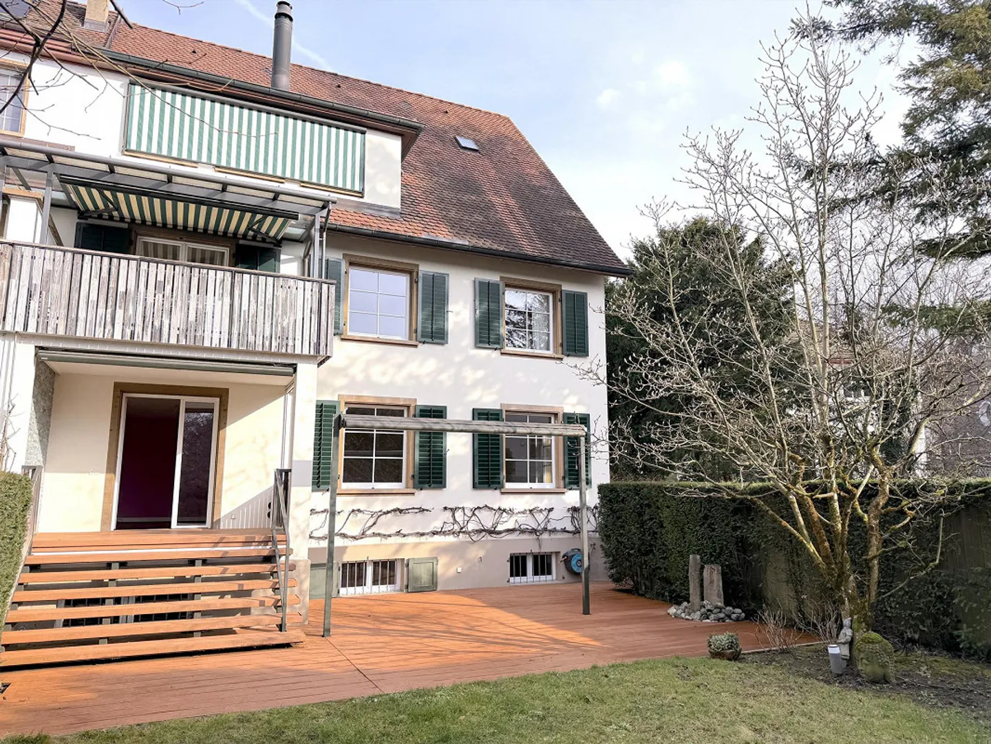 Charmantes 10 Zi. Stadthaus an bester Lage von Riehen mit Traumgarten - Photo 15 sur 15