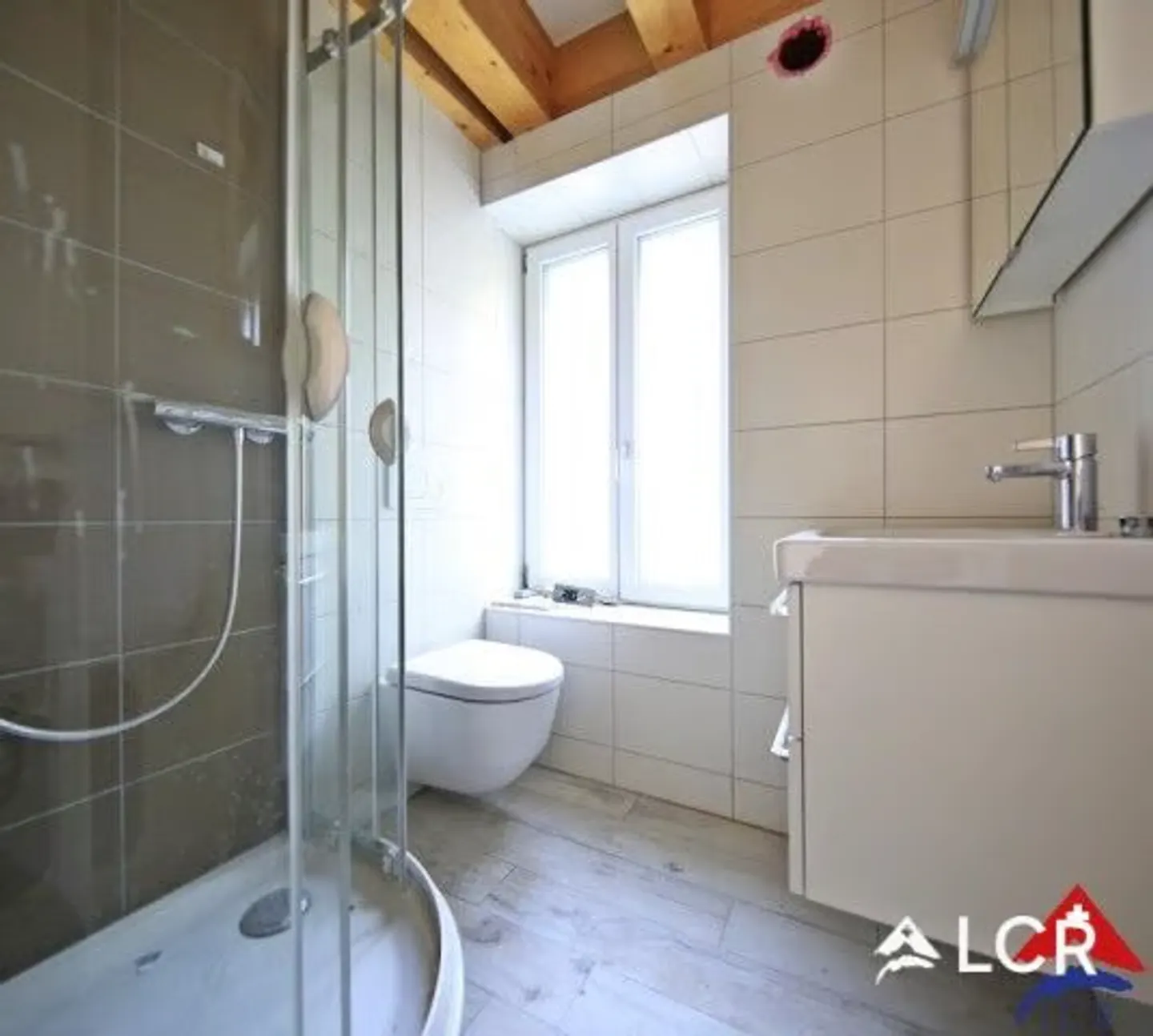 Bel appartement de 5.5P / 4 CHB / 2 SDB / 2 Balcons - Foto 6 di 13