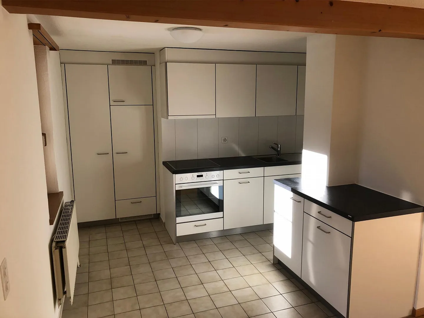 Bright 2.5 Room Apartment - Photo 2 of 10