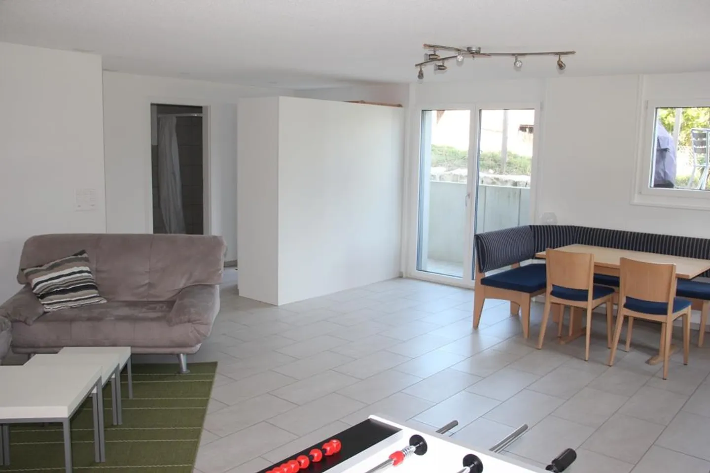 Appartamento di 2,5 stanze al piano interrato incluso riscaldamento, elettricità, acqua - Foto 1 di 8