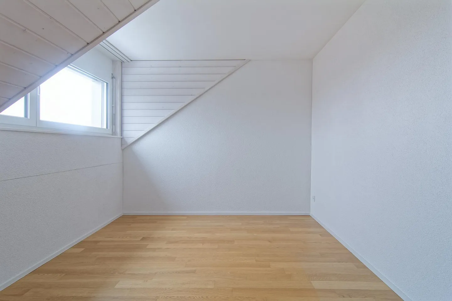 4.5 Zimmer-Wohnung mit grossem Balkon - Foto 12 von 16