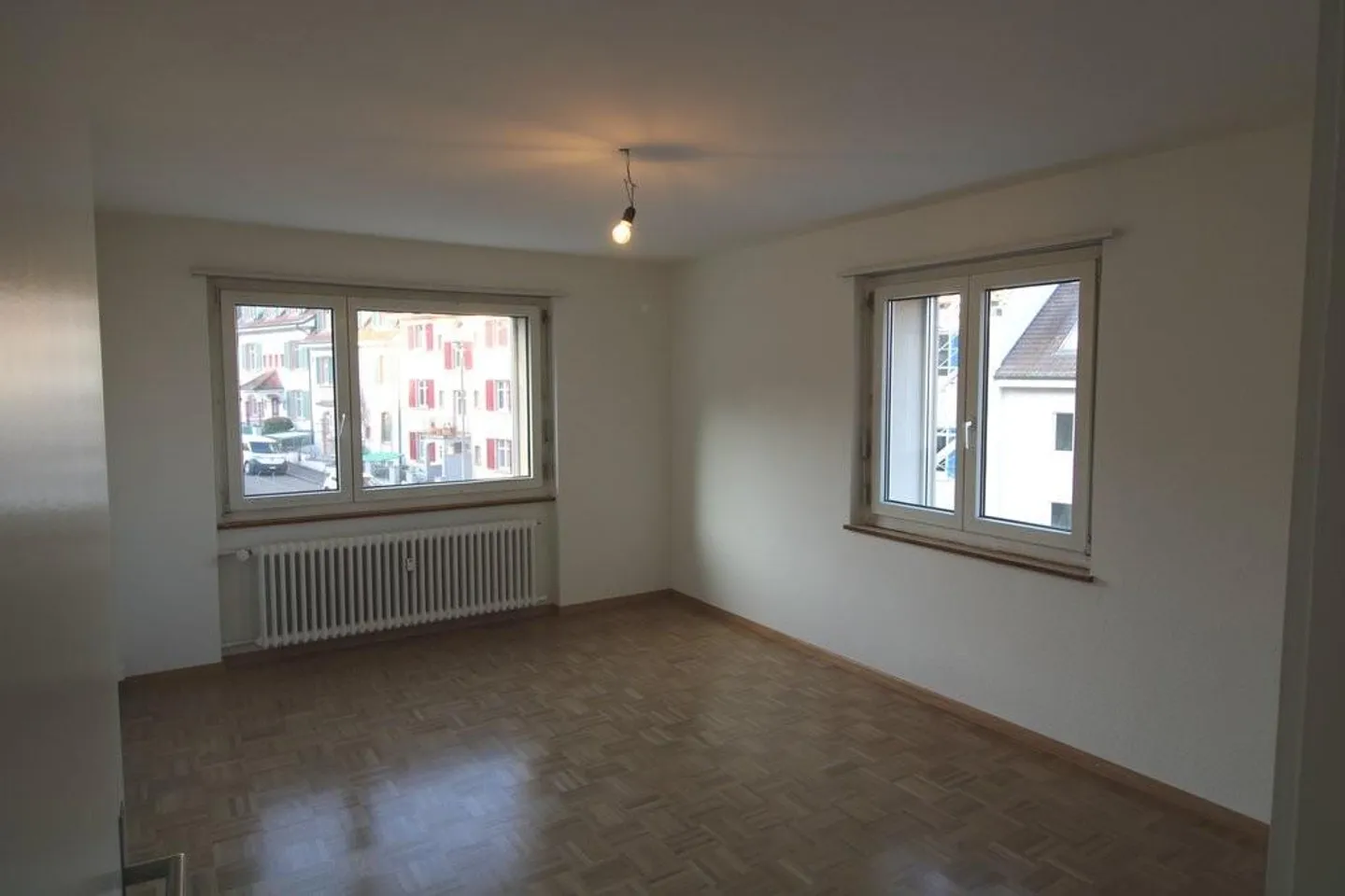 Appartamento 5 locali con balcone in posizione tranquilla - Foto 3 di 8