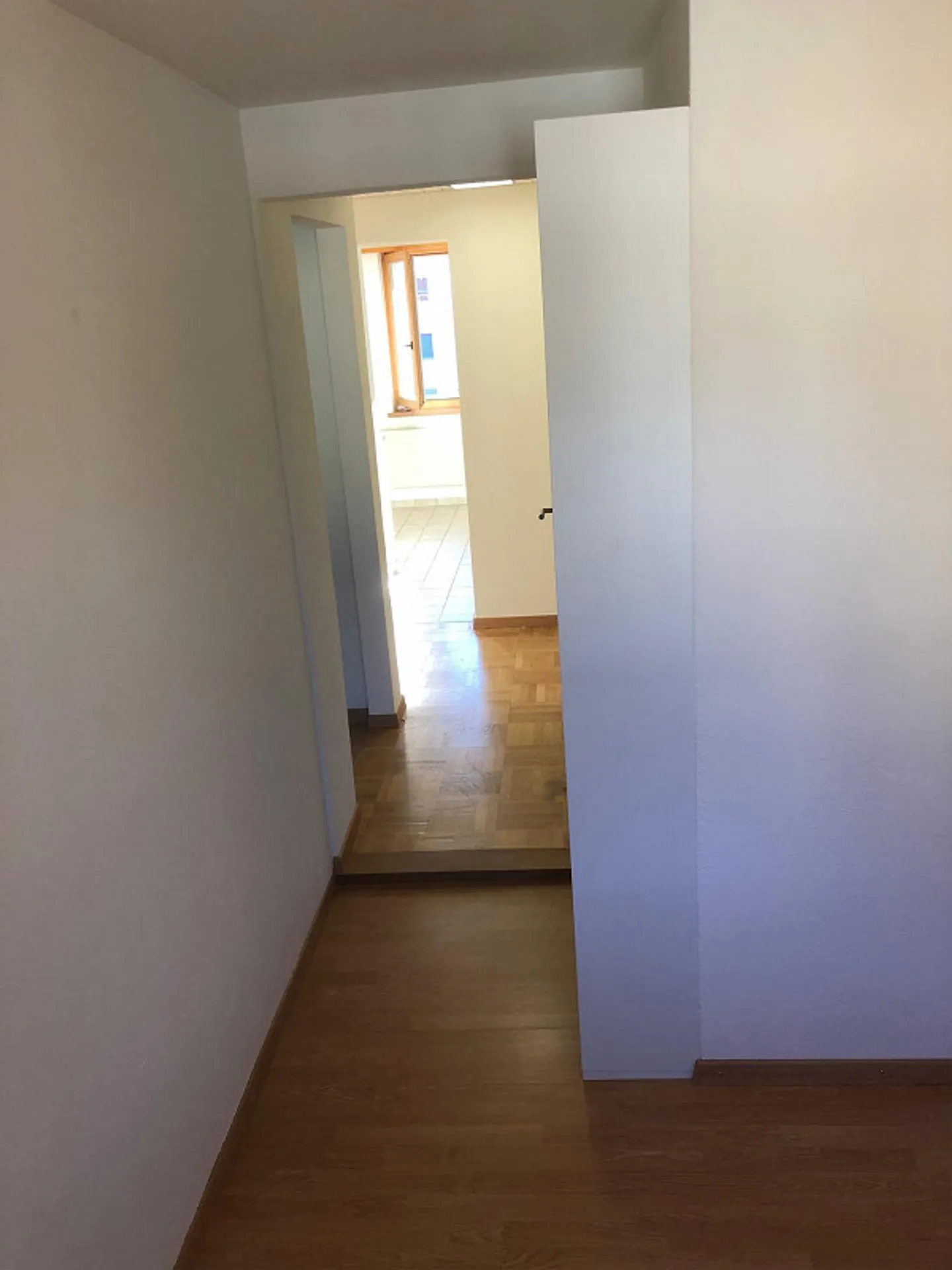 Bright 2.5 Room Apartment - Photo 7 of 10