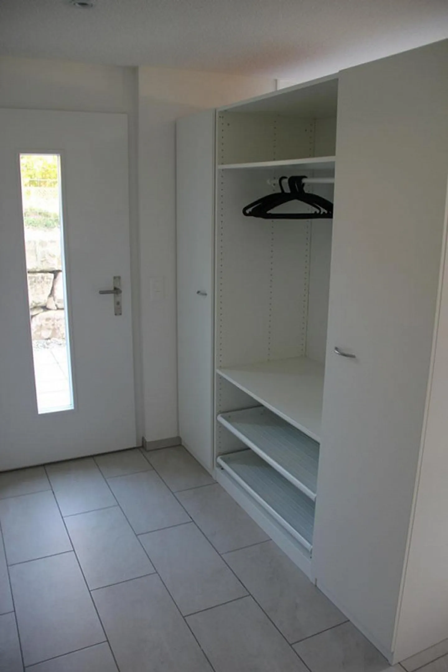 Appartamento di 2,5 stanze al piano interrato incluso riscaldamento, elettricità, acqua - Foto 6 di 8