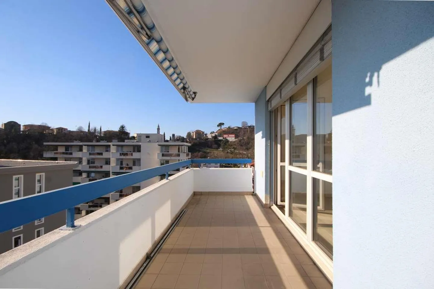 Appartamento ristrutturato di 4,5 stanze all'ultimo piano - Foto 2 di 8