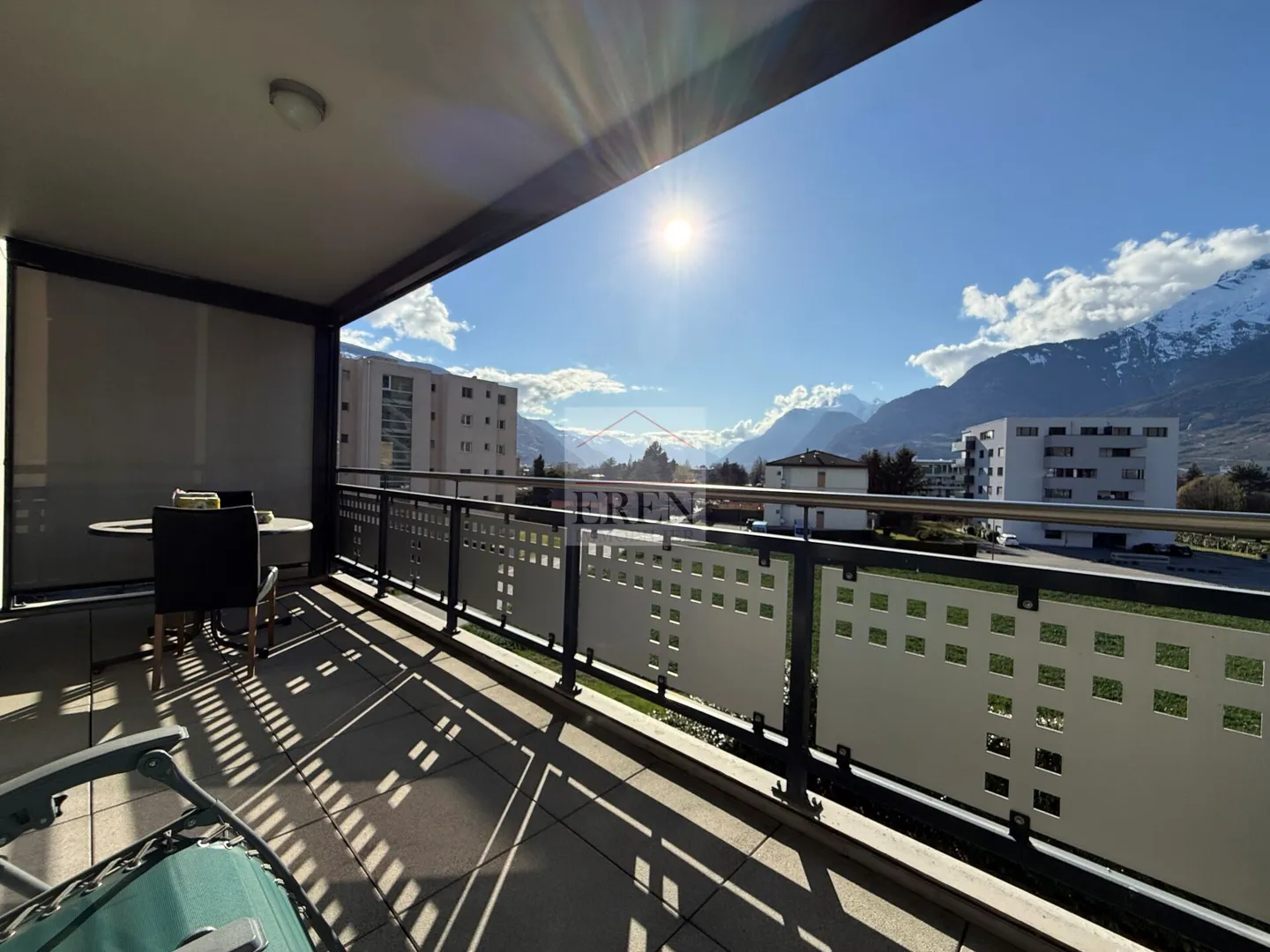 Appartement Charmant avec Terrasse - Photo 1 sur 13