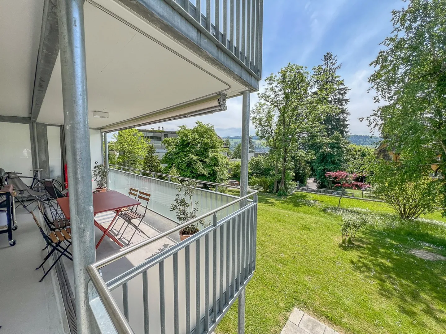 Multi-family house on spacious property - Photo 7 of 10