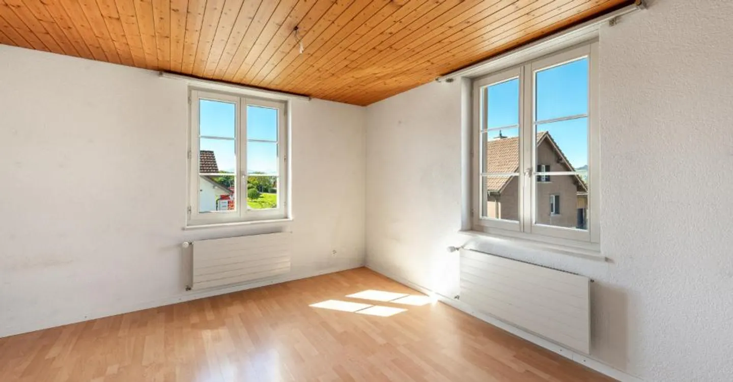 Spannendes Einfamlienhaus zur vielseitigen Nutzung geeignet - Photo 8 of 12
