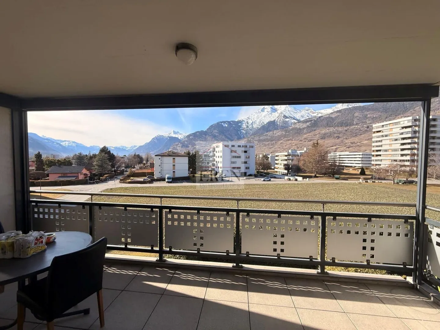 Appartement Charmant avec Terrasse - Photo 9 sur 13