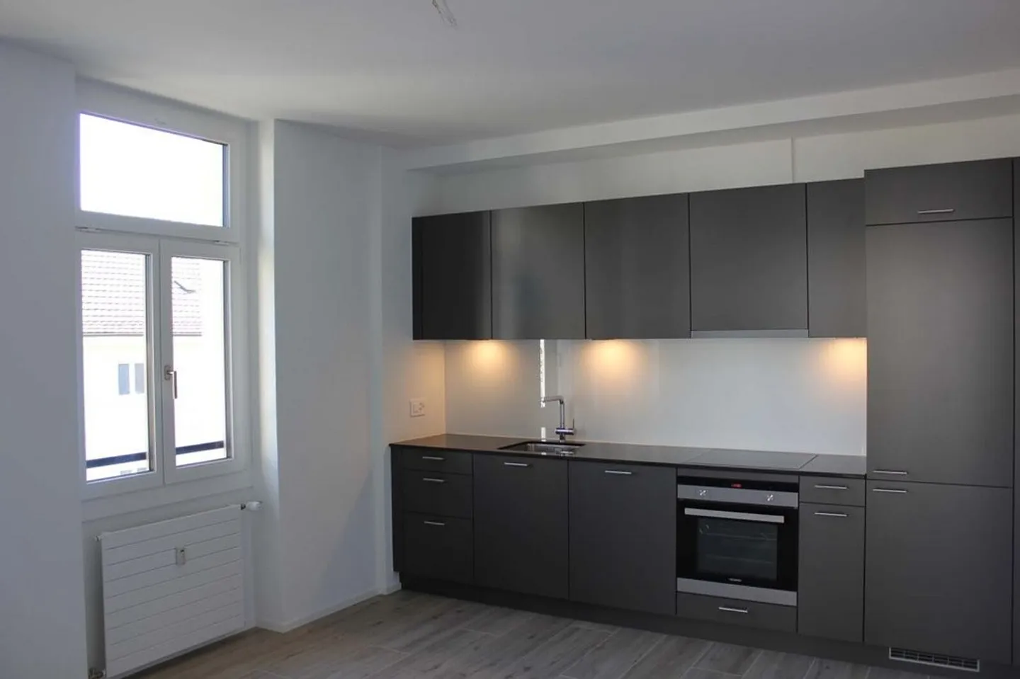 Appartamento moderno in posizione centrale - Foto 3 di 4